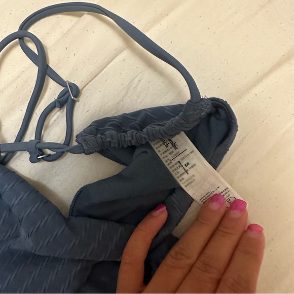 Abercrombie bikini - Picture 3 of 5